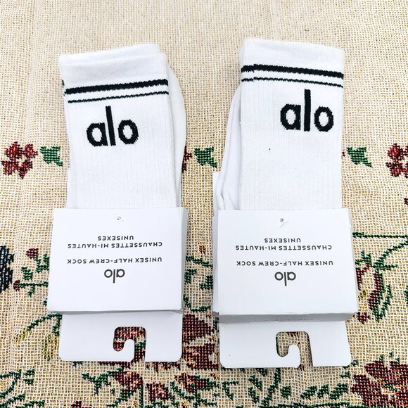 ALO Yoga Accessories - NWT ALO Yoga Throwback Sock 2 Pairs - M